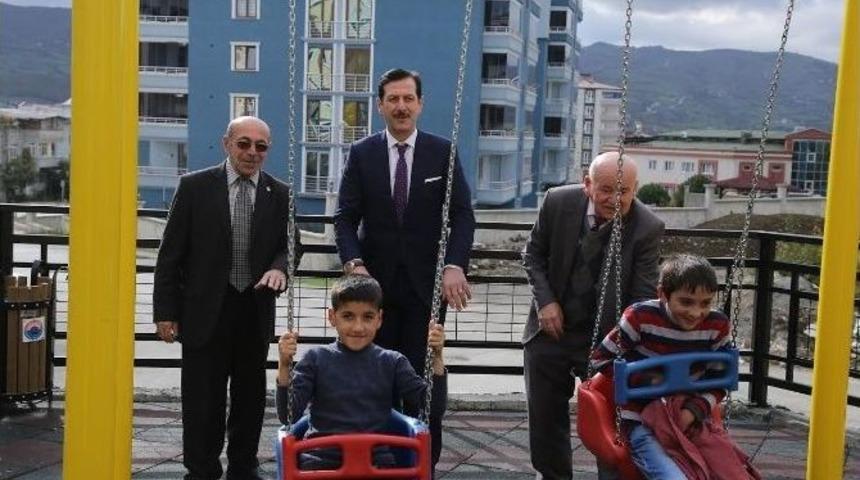 Başkan Tok: "2,5 Yılda 43 Park Ve 10 Halı Saha Yaptık"