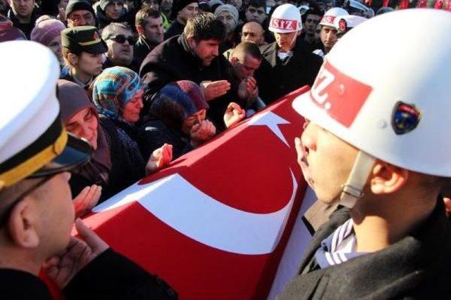 Şehit Kenan Döngel'in Cenaze Töreninde Gözyaşları Sel Oldu