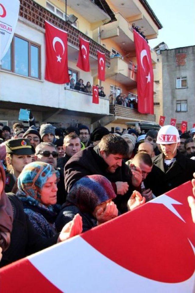 Şehit Kenan Döngel'in Cenaze Töreninde Gözyaşları Sel Oldu