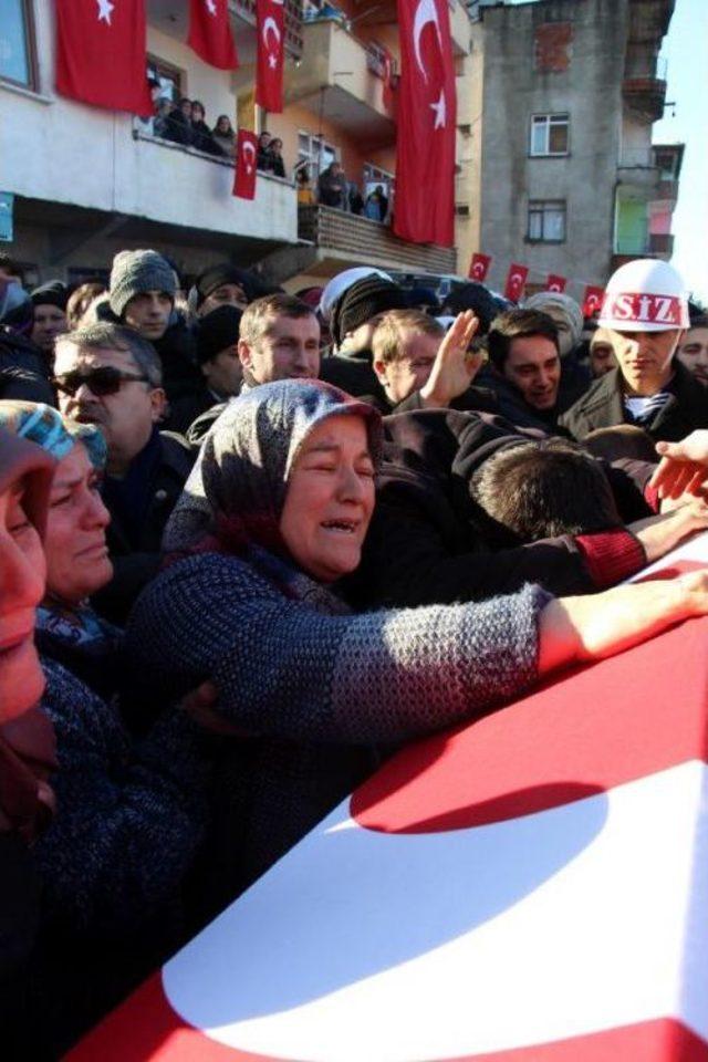 Şehit Kenan Döngel'in Cenaze Töreninde Gözyaşları Sel Oldu