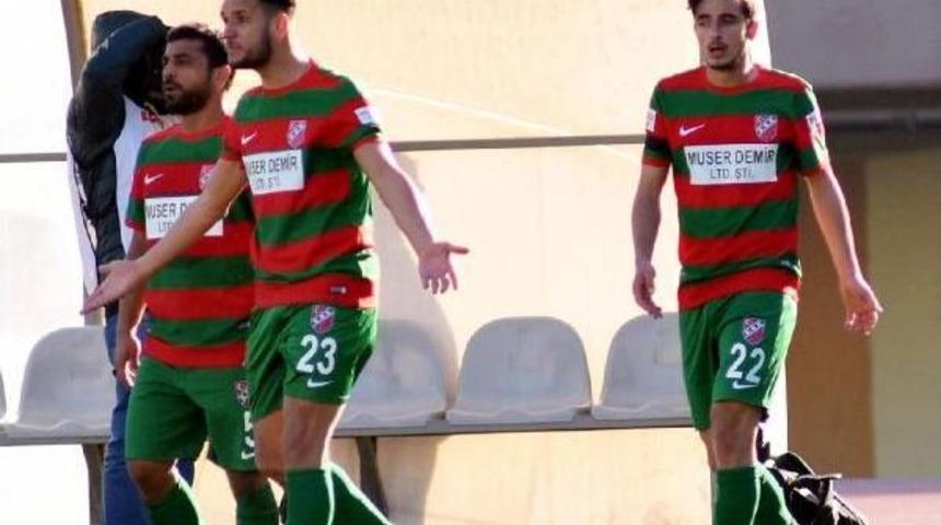 Karşıyaka'da Abd&uuml;lhamit Sıkıntısı