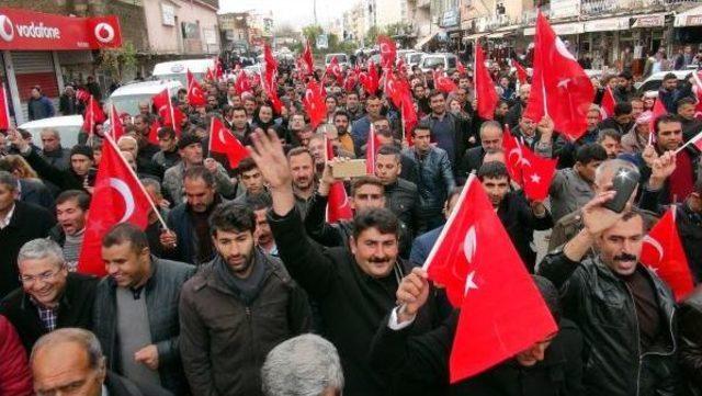 Cizre'de 2 Bin Kişi Terörü Protesto Etti