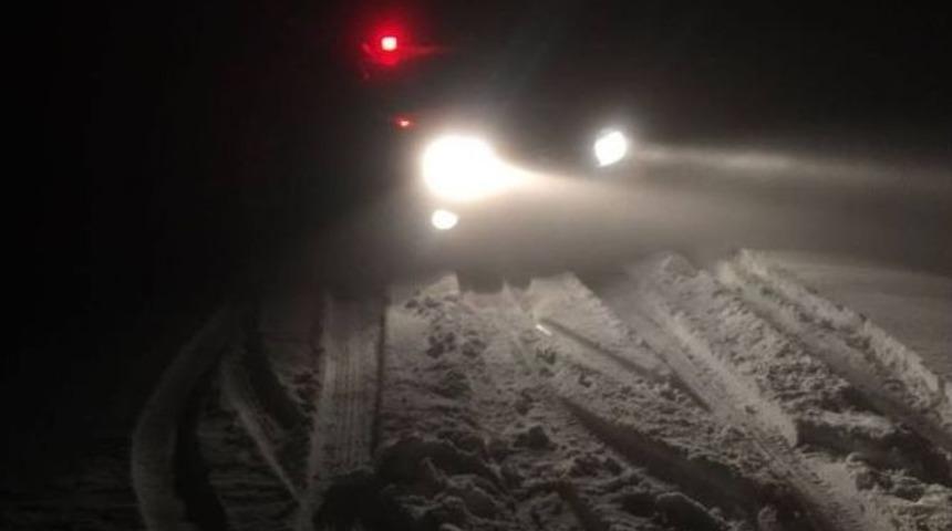 Kaza Yapan 2 Kişi Donmak &Uuml;zereyken Kurtarıldılar