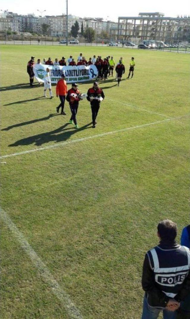 Amatör Futbolcular Sahaya Polis Üniformasıyla Çıktı