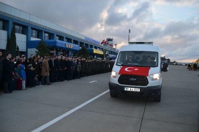 Şehit Uğur Korkmaz’ın Cenazesi Trabzon’a Getirildi