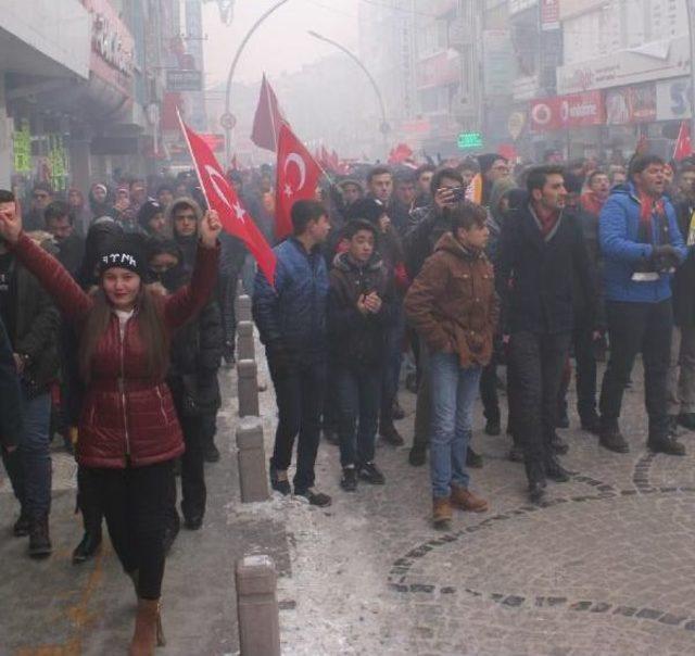 Karaman'da Futbol Taraftar Gruplarından Teröre Tepki Yürüyüşü