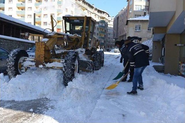 Yakutiye Belediyesi Karla Mücadeleye Devam Ediyor