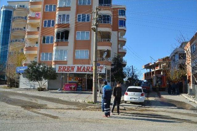 İzmir&rsquo;de &Ccedil;ocuk Odasında Yangın Korkuttu 2