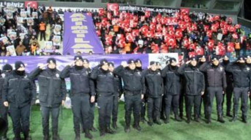 Osmanlıspor - Galatasaray Ma&ccedil;ında &Ccedil;evik Kuvvet Polisleri Unutulmadı