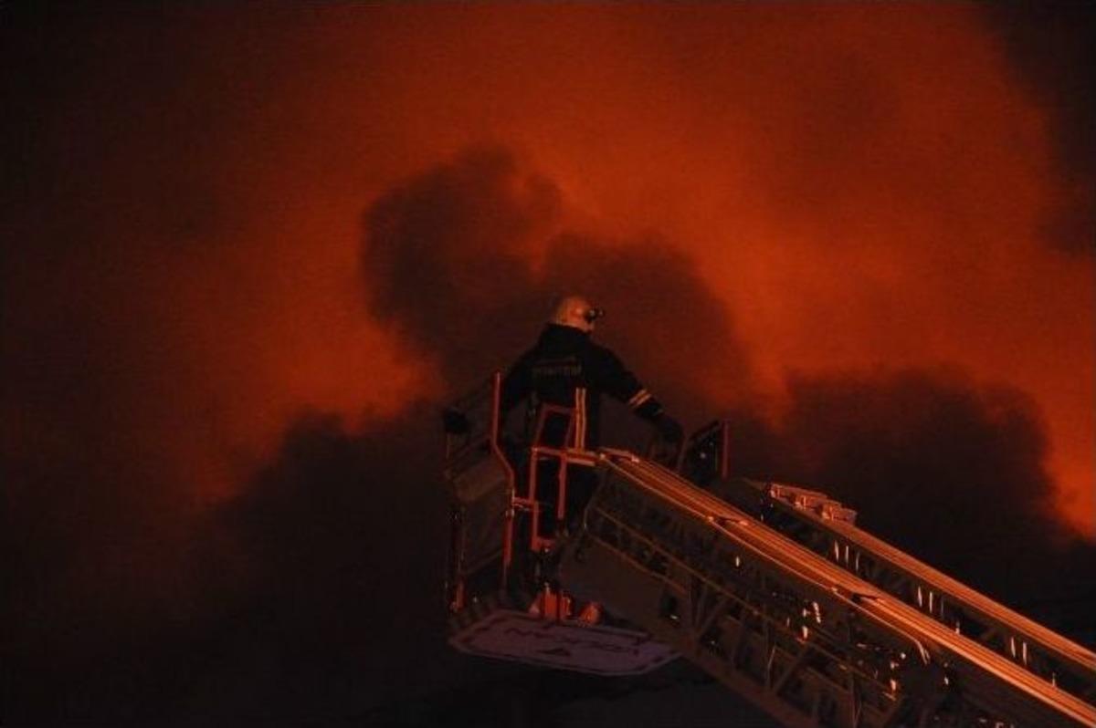 İneg&ouml;l Mobilya Sanayinde B&uuml;y&uuml;k Yangın