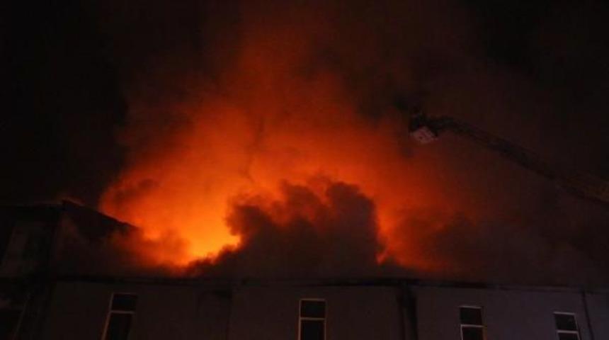 İneg&ouml;l Mobilya Sanayii'nde Korkutan Yangın