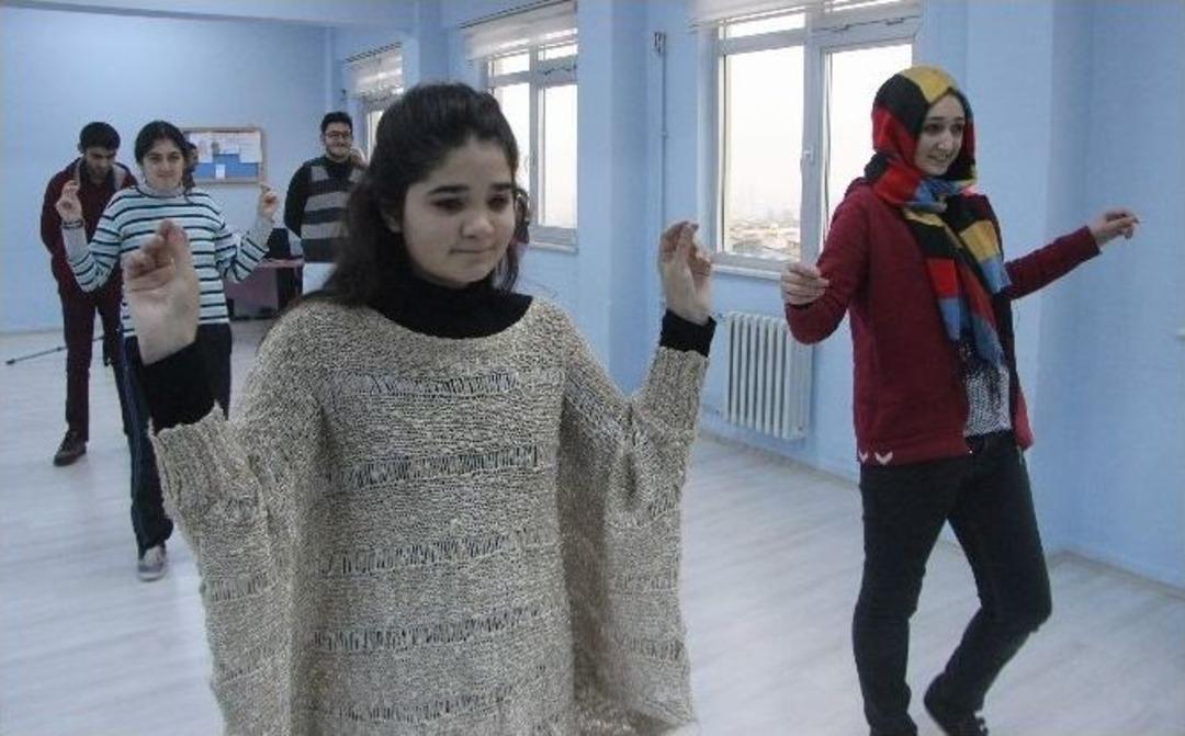 Bu &Ouml;ğrencilerin Engelli Olduğuna Kimse İnanmıyor...(&ouml;zel Haber)