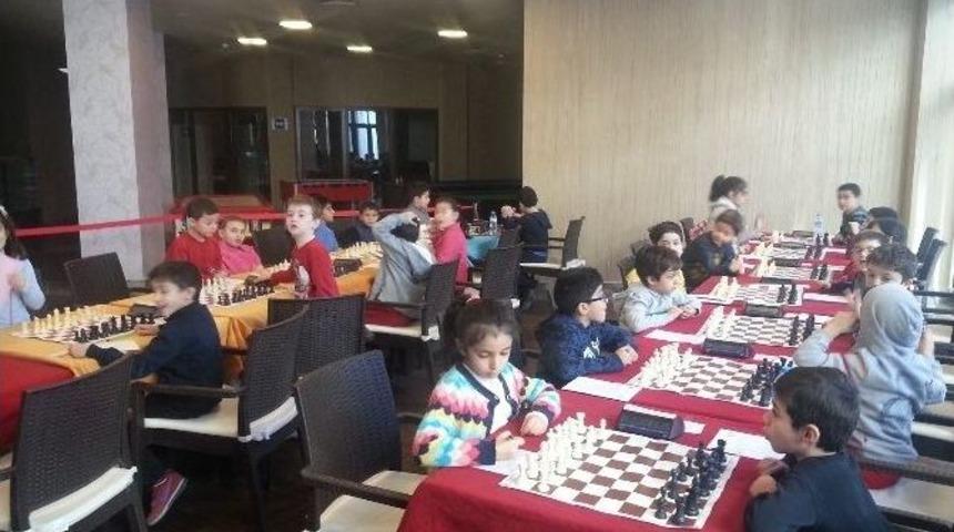 Gkv&rsquo;liler Kurtuluş Satran&ccedil; Turnuvasından Başarıyla D&ouml;nd&uuml;