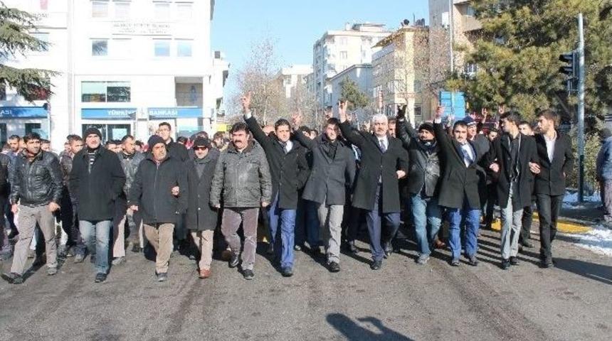 Niğde&rsquo;de Şehitler İ&ccedil;in Y&uuml;r&uuml;y&uuml;ş D&uuml;zenlendi