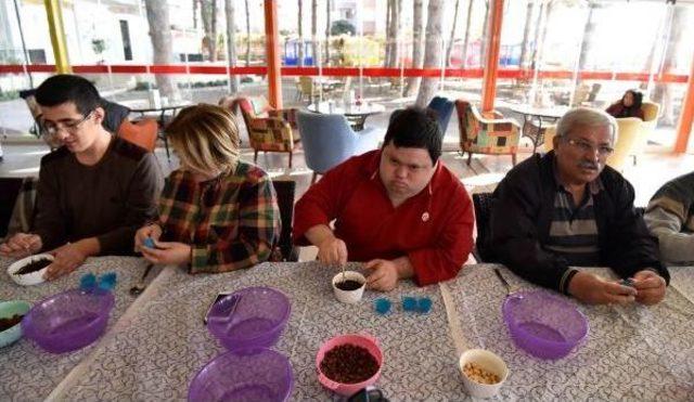 Yılbaşı Çikolataları Özel Öğrencilerden 3