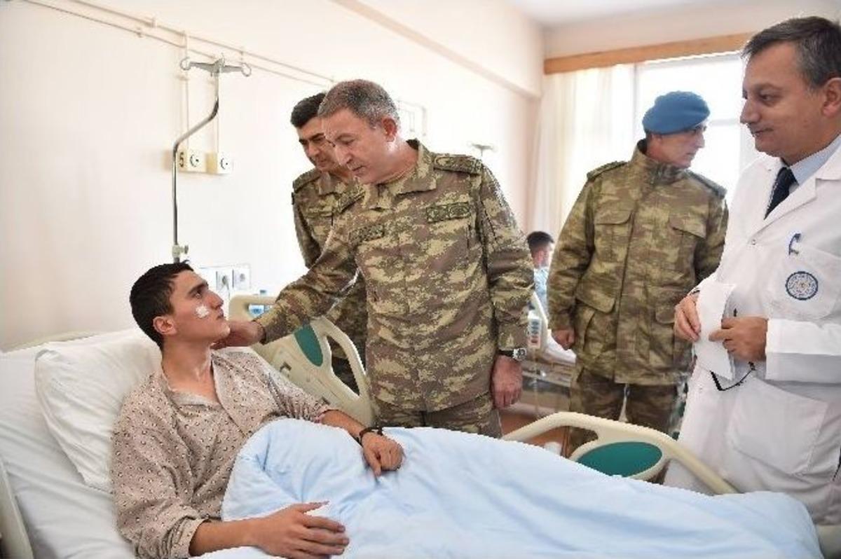 Genelkurmay Başkanı Akar&rsquo;dan, Ter&ouml;rle M&uuml;cadelede Kararlılık Mesajı