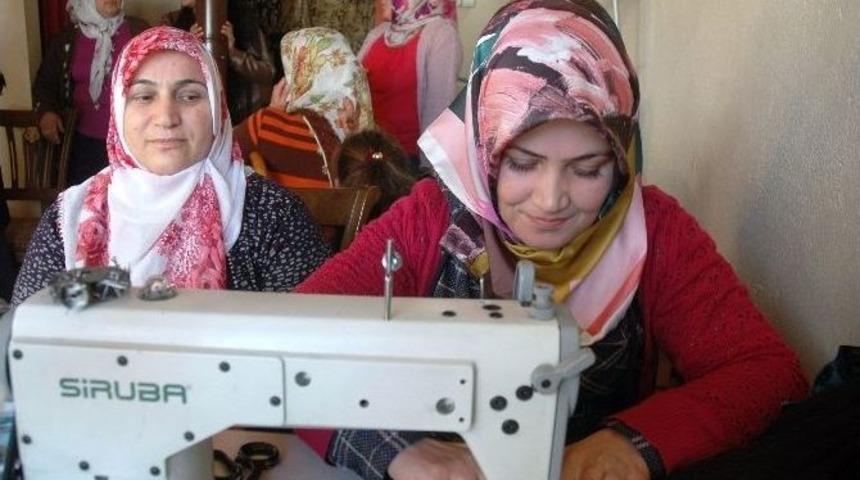 (&ouml;zel Haber) Kadınlar Mahalle Bakkalını Kursa &Ccedil;evirdi