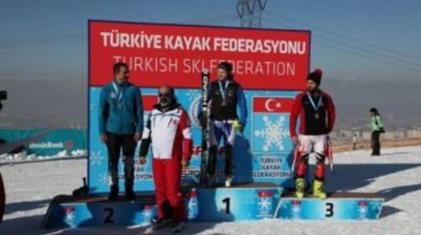 Serdar Deniz&rsquo;den B&uuml;y&uuml;k Başarı