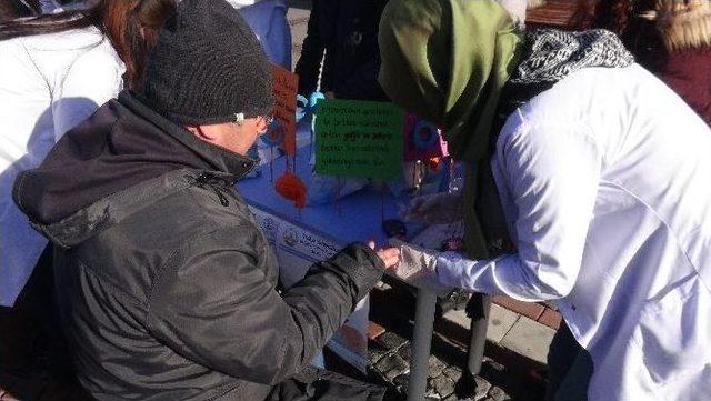 &Uuml;niversite &Ouml;ğrencileri Diyabete Dikkat &Ccedil;ekti 1