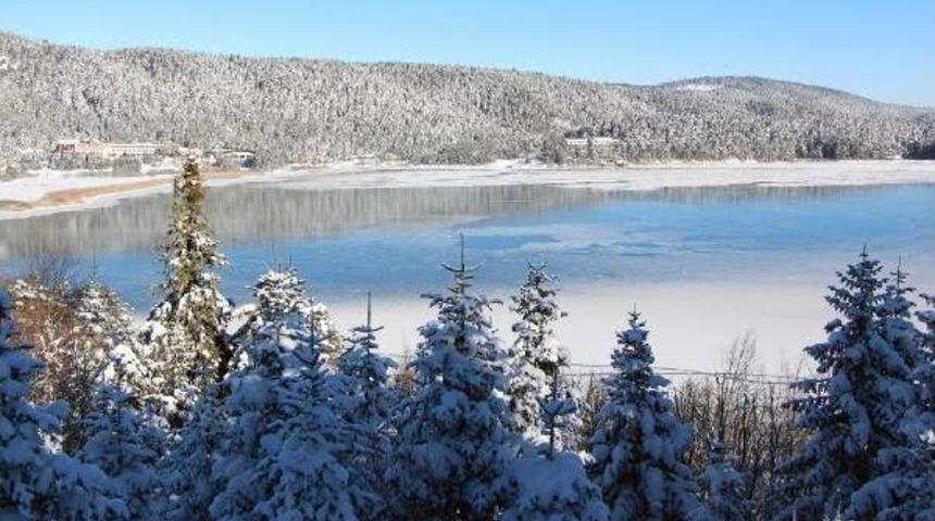 Abant G&ouml;l&uuml; Buz Tuttu