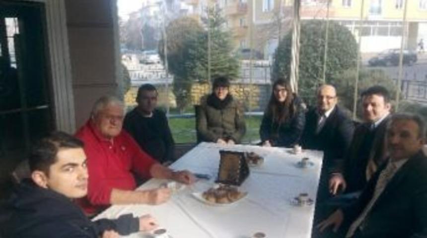 Okul Y&ouml;netimi Ve &Ouml;ğrencilerden Okul Kurucusuna Ziyaret