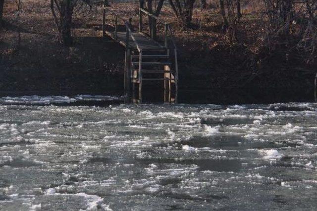 Edirne de Tunca Nehri Buz Tuttu 1