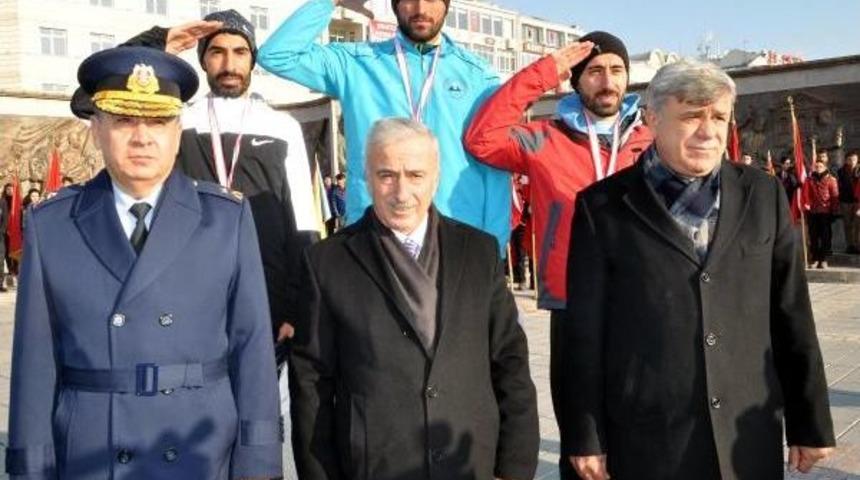 Kayseri&rsquo;De Atat&uuml;rk Koşusunu S&uuml;leyman Bekmezci Kazandı