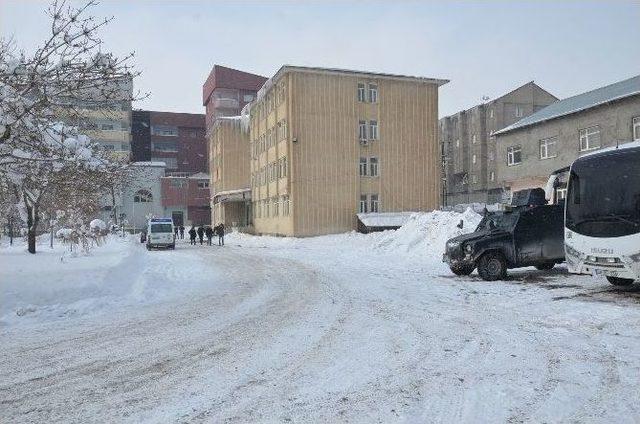 Yüksekova Belediyesine Kayyum Atandı