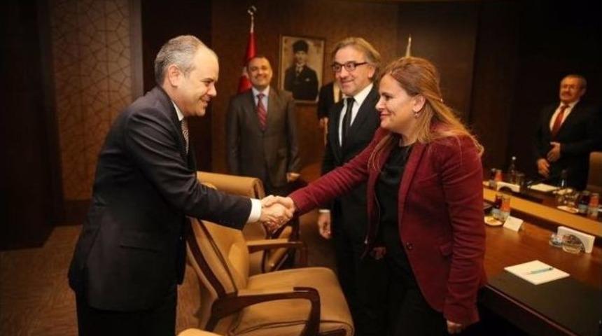 Gen&ccedil;lik Ve Spor Bakanına Ziyaret
