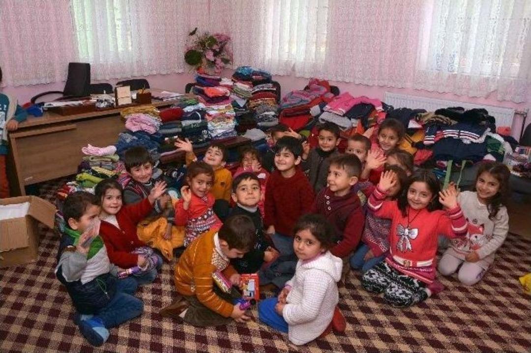 Vize&rsquo;den &Ccedil;atak&rsquo;a Giyim Ve Kırtasiye Yardımı