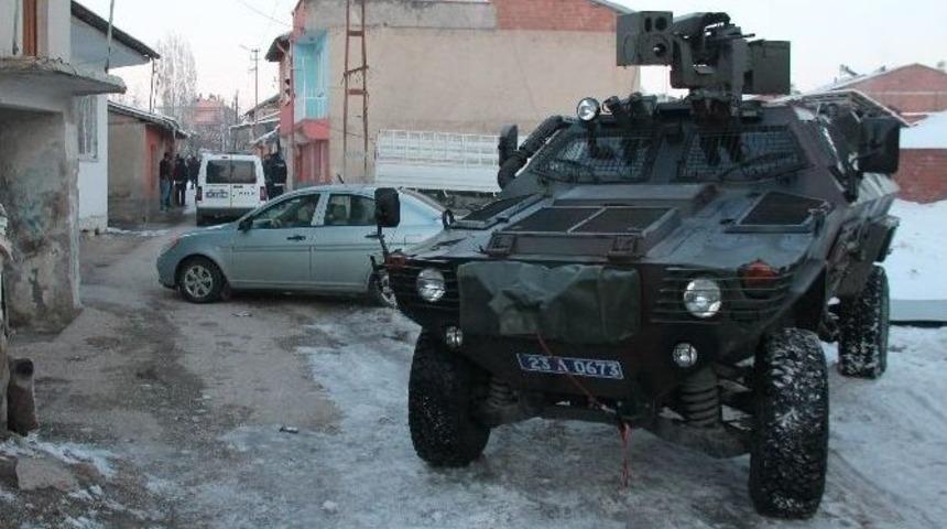 Aranan Şahıs, &Ouml;zel Harekatın Baskınıyla Yakalandı