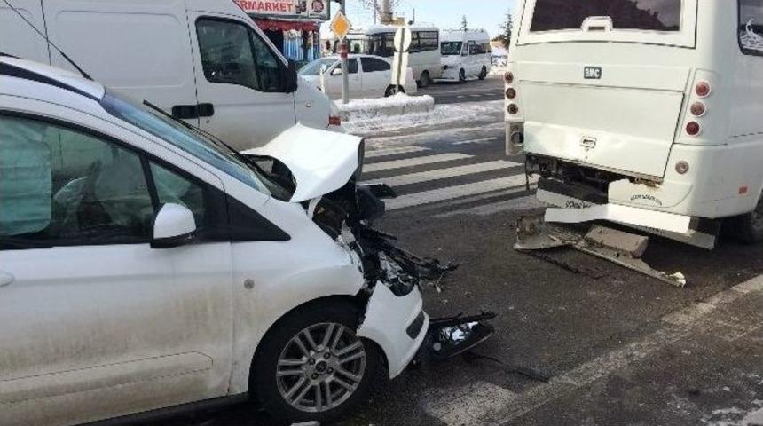Elazığ&rsquo;da Trafik Kazası: 6 Yaralı
