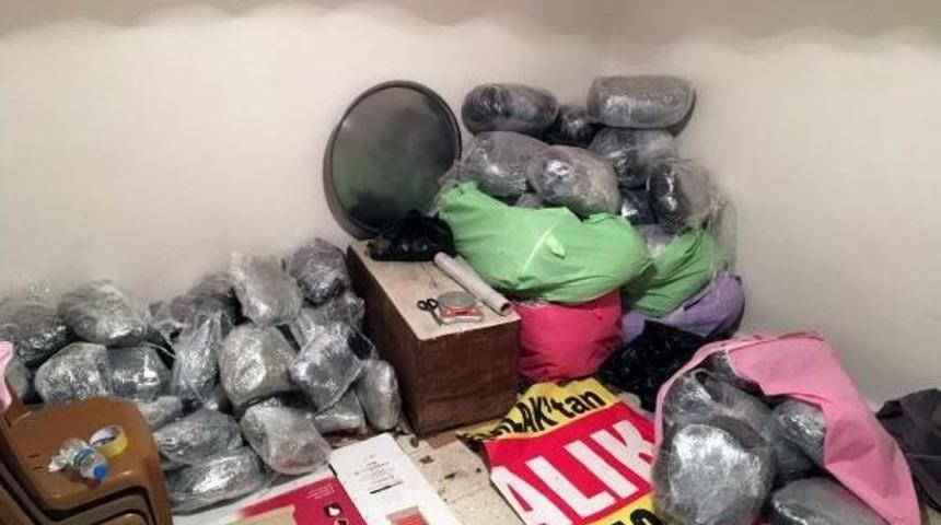 '&ccedil;eyiz Taşıyorum' Diye Esrar Sevk Eden Ş&uuml;pheli Tutuklandı