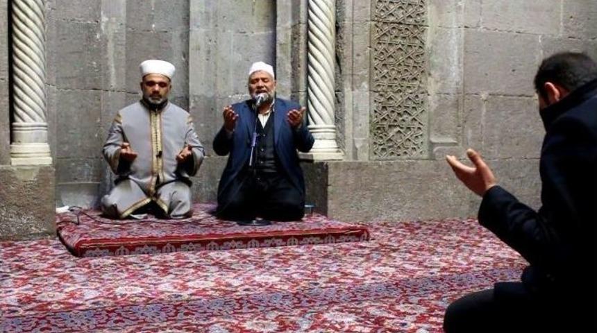 Agd Kayseri Şubesi Şehitler İ&ccedil;in Dua Etti