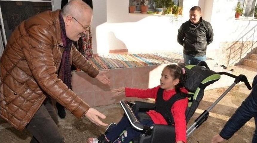 Engelli Esmanur, &Ccedil;ifte Mutluluk Yaşadı