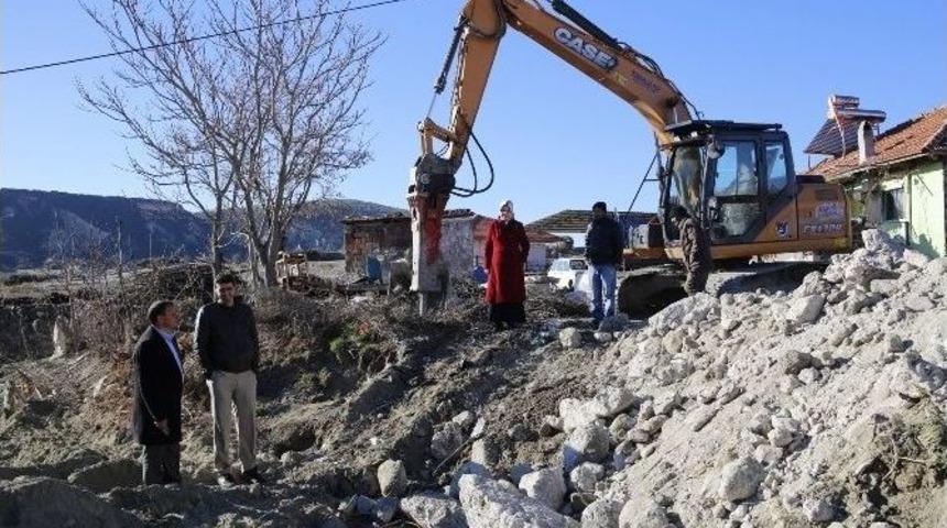 G&uuml;vercinlik&rsquo;te Dere Islahı Yapılıyor