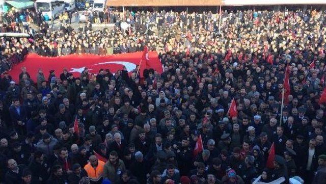 Şehit Komando Er Döngel, Gözyaşları Arasında Toprağa Verildi