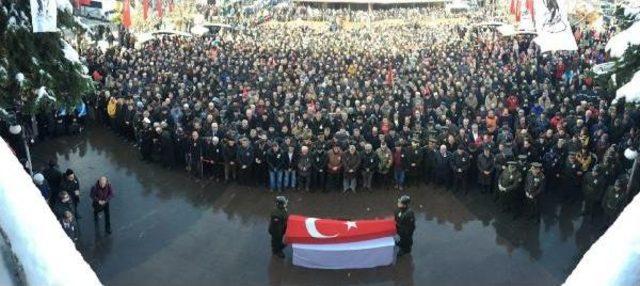 Şehit Komando Er Döngel, Gözyaşları Arasında Toprağa Verildi