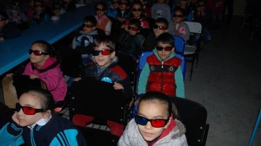 Dezavantajlı &Ccedil;ocuklar 3 Boyutlu Sinema İle Buluştu