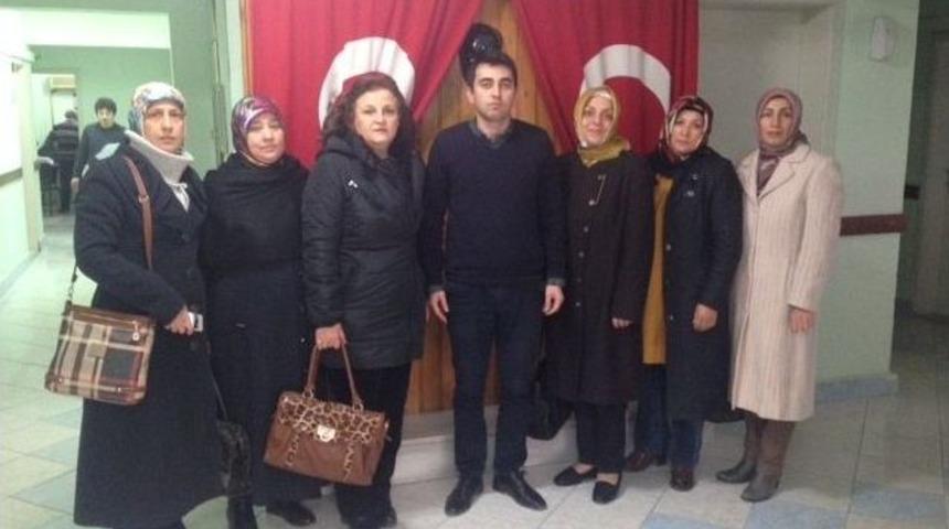 Ak Parti Osmaneli Kadın Kollarından İl&ccedil;e Emniyet M&uuml;d&uuml;rl&uuml;ğ&uuml;ne Taziye Ziyareti