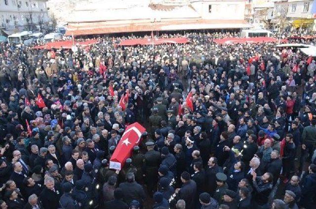 Şehit Komando Er Döngel, Gözyaşları Arasında Toprağa Verildi (2)