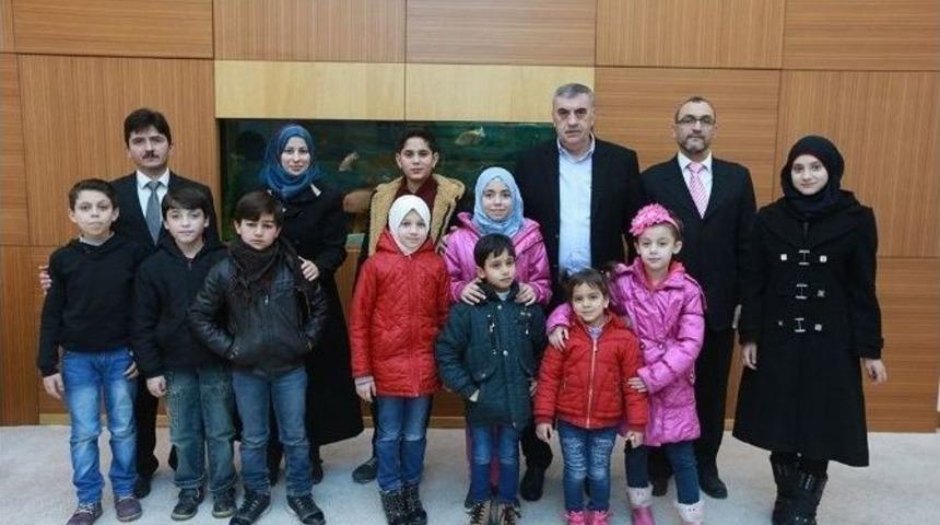 Başkan To&ccedil;oğlu Sığınmacı &Ouml;ğrencilerle Bir Araya Geldi