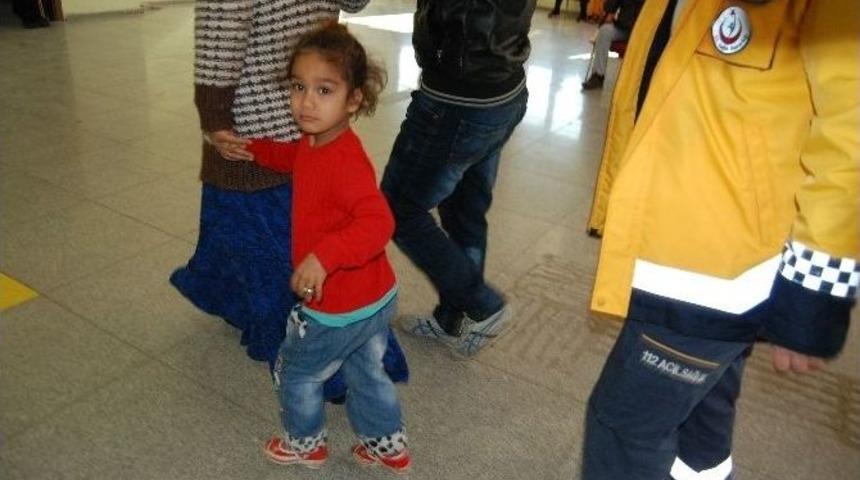 Parmağına Sıkışan Demir Halka Hastanede &Ccedil;ıkartıldı