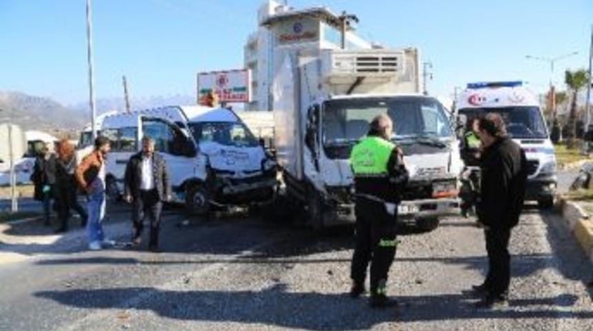 Milas&rsquo;ta Trafik Kazası: 2 Yaralı