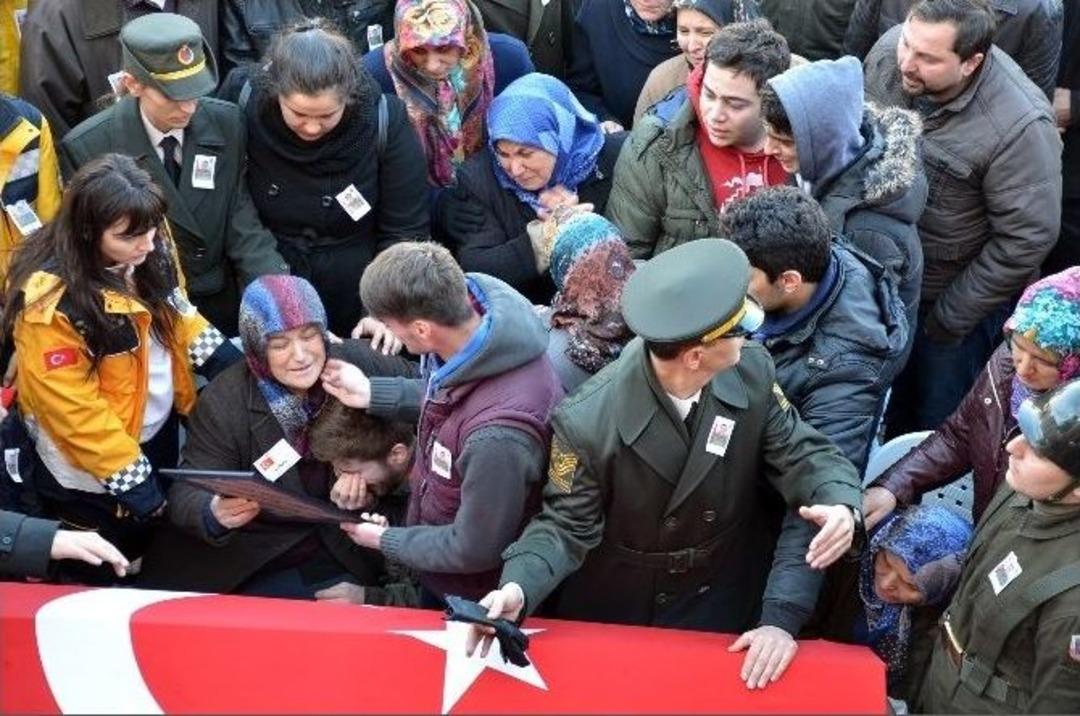 Şehidin Annesi: &ldquo;o G&uuml;n Seni R&uuml;yamda G&ouml;rd&uuml;m Oğlum&rdquo;