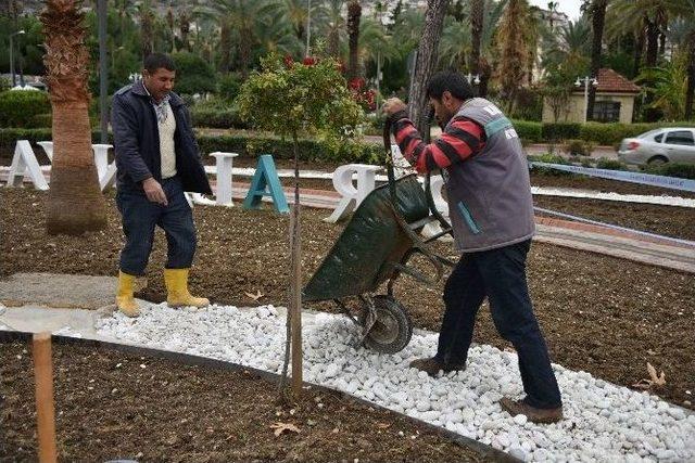 Alanya’da Ahşap Heykeller Lale Parkı’na Konuldu