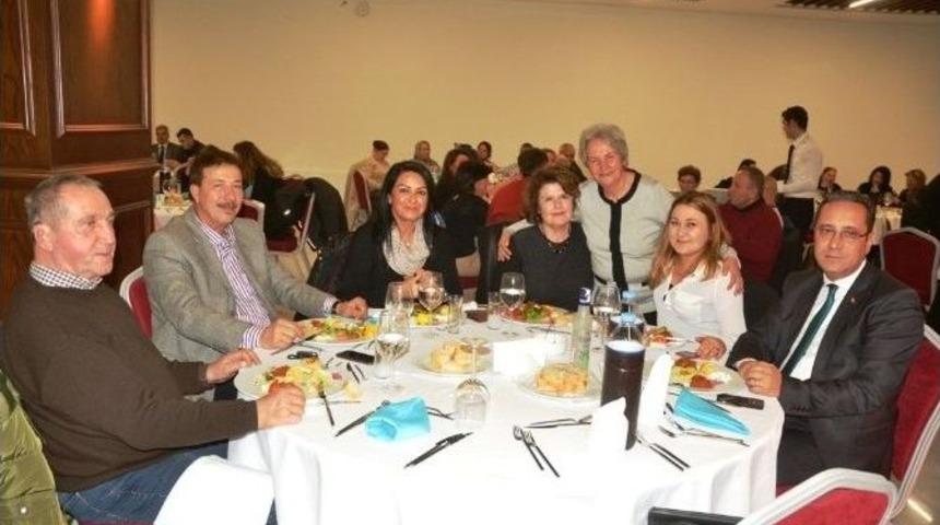 Ayvalık&rsquo;ta Şefkatli Eller Sel Afetzedeleri İ&ccedil;in Kenetlendi