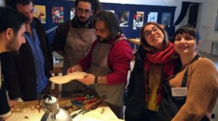 Be&uuml; Devlet Konservatuvarı &Ccedil;algı Yapımı B&ouml;l&uuml;m&uuml; İzmir&rsquo;de