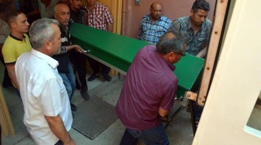 Teyzesinin Eşini &Ouml;ld&uuml;ren &Ccedil;ocuğa 8 Yıl 4 Ay Hapis