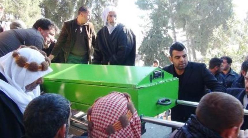 Viranşehir&rsquo;De, Otomobilin &Ccedil;arptığı Inşaat Iş&ccedil;isi &Ouml;ld&uuml;